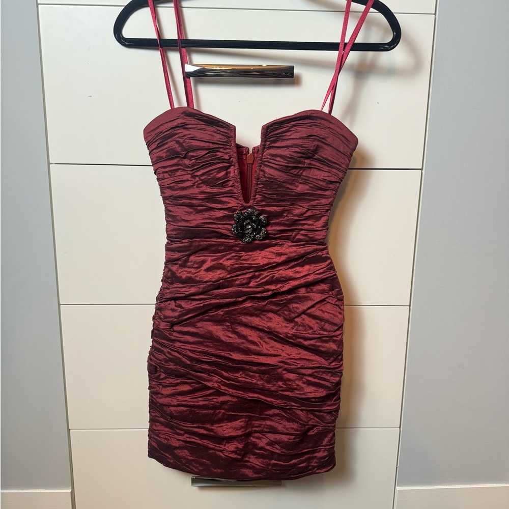 BCBGMAXAZRIA Vintage Deep Red Ruched Strapless Mini Dress